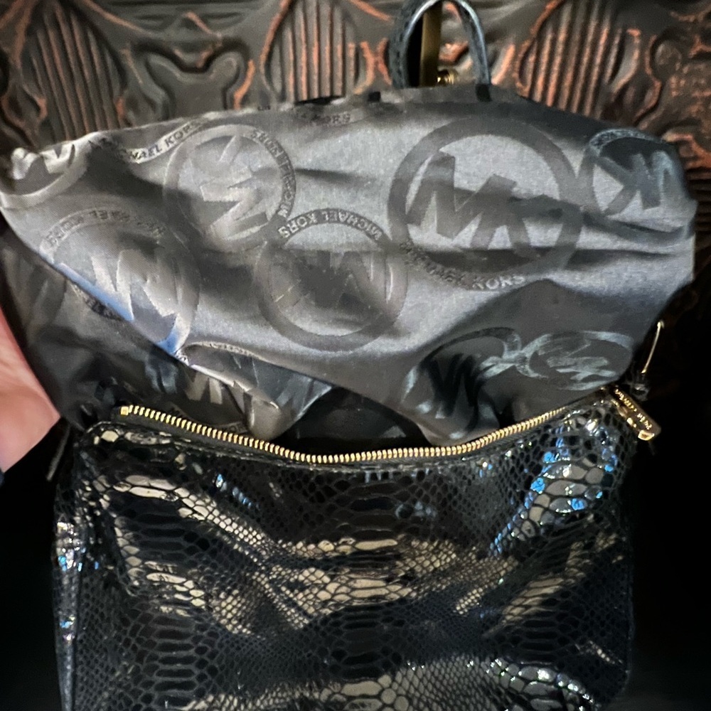 Michael Kors Black Snakeskin Embossed Shoulder Bag NWOT - Picture 12 of 15